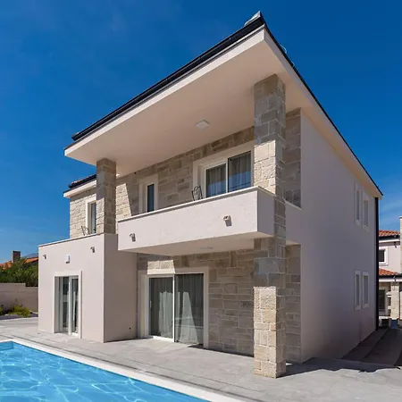 Casa Coral זאדאר