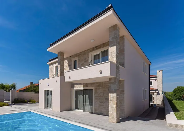 Casa Coral זאדאר
